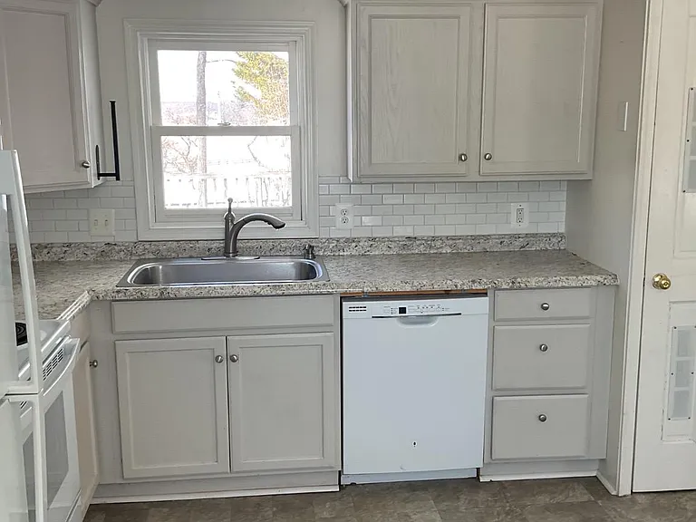 6774 Leeds Manor Rd — Photo 10