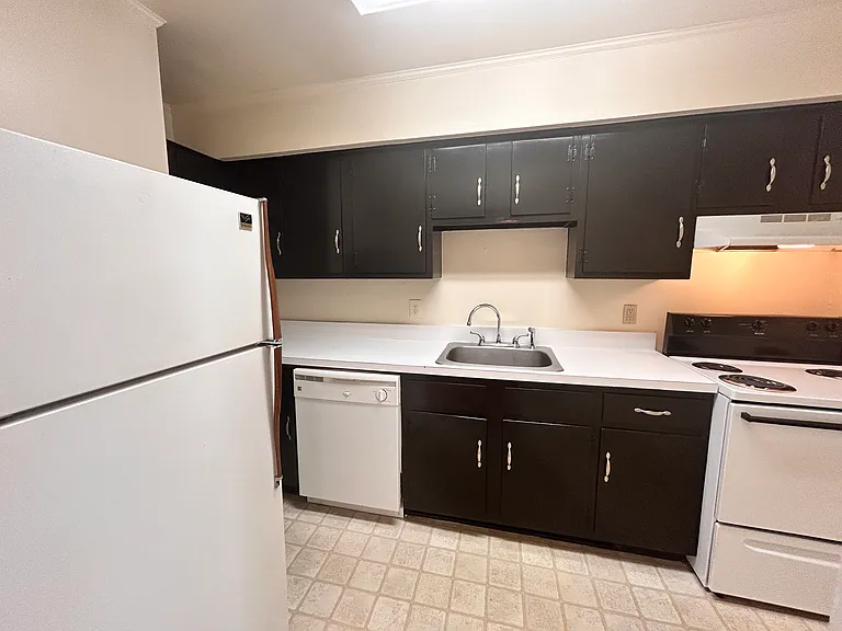 Princeton Circle West Apartments — Photo 66