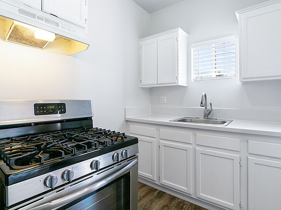 3rd image of 2623 West Blvd APT 208