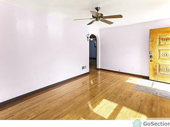 5th image of 419 Emmett Ave
