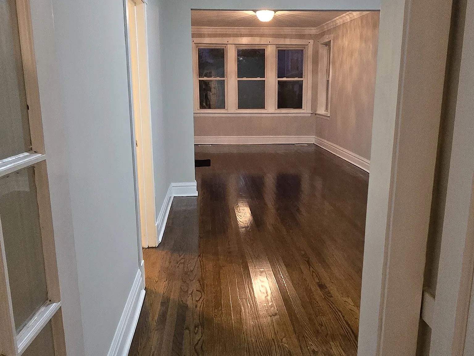 1310 S 49th Ct — Photo 2