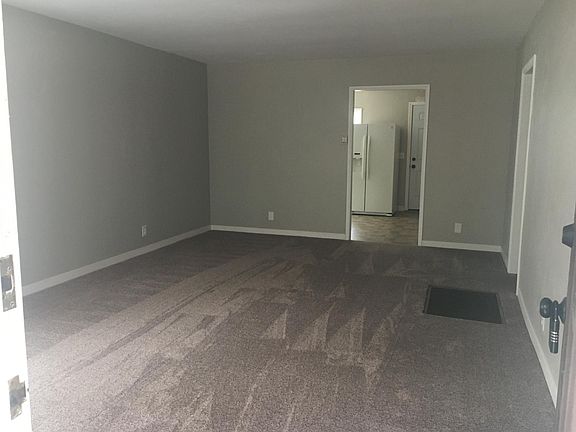 3rd image of 520 Lincoln St