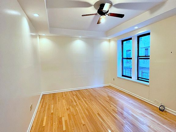 3rd image of 35 Central Park N #1K
