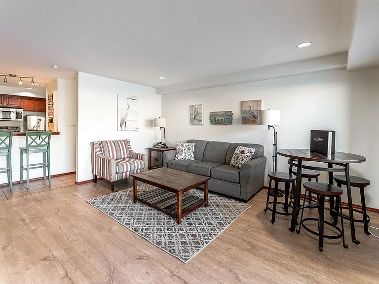 322 W Woodin Ave #636-1 — Photo 4