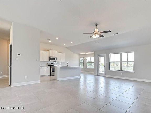 5th image of 204 Farley Rd