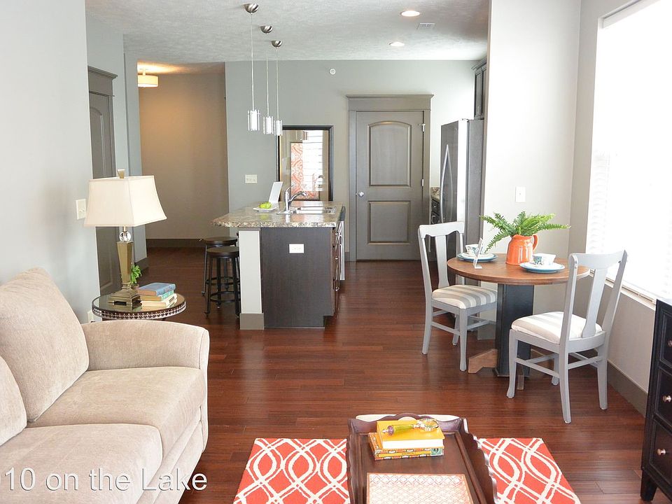 1st image of 1011 N 192nd Ct APT 135