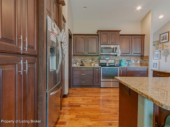 4th image of 2225 Arapaho Ct