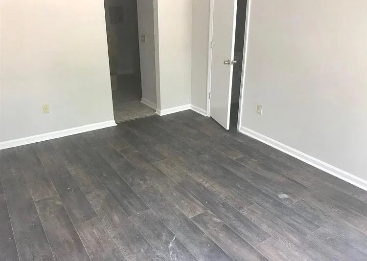 1208 Hyatt Ave — Photo 2