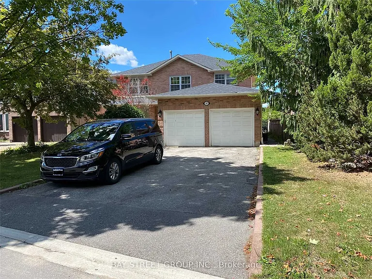 107 Stave Cres — Photo 1