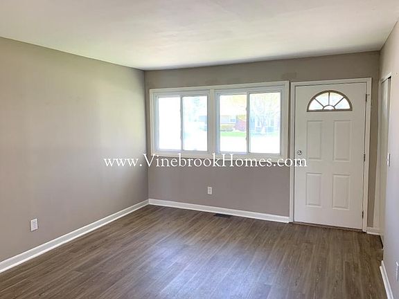 2nd image of 27 Carma Dr