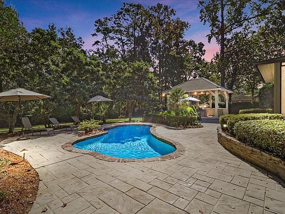 3rd image of 205 Evangeline Dr