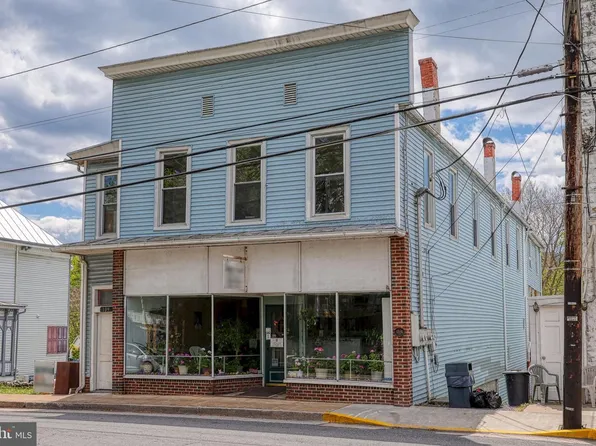 109 N Main St, Edinburg, VA 22824