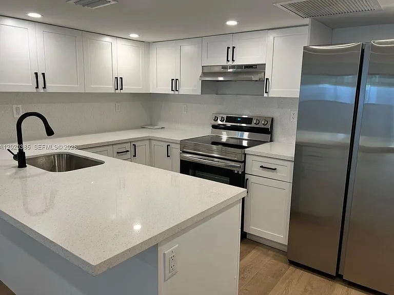 16349 Ravenwood Pl #16349 — Photo 3