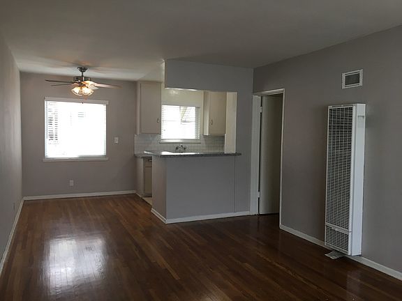 4th image of 11854 Chandler Blvd APT 3