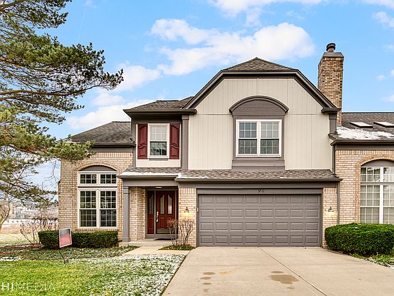 3rd image of 90 W Versailles Ct E