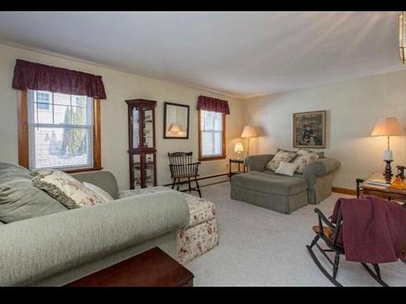 4th image of 24 Williams St #1