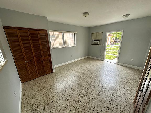 5th image of 921 NW 36th Ave #1