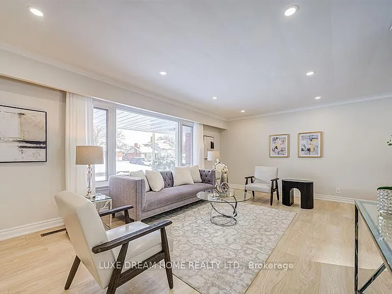 834 Law St — Photo 3