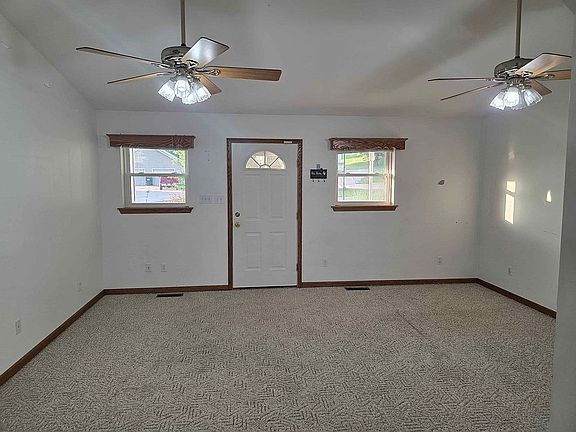 2nd image of 103 Creston Ln