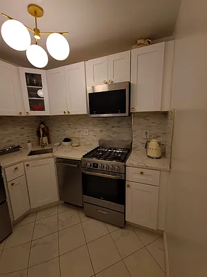 Rented by Point NYC | media 10