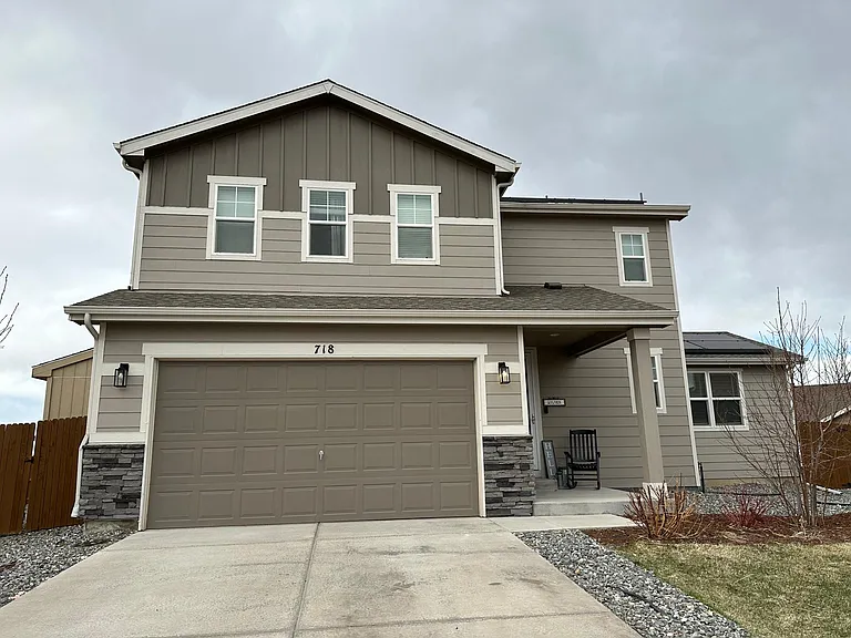718 Pine Warbler Ct — Photo 1