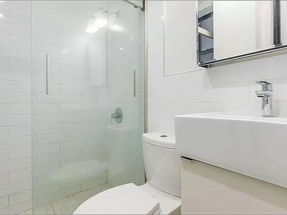 5th image of 512 E 81st St APT 5W