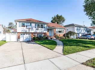 617 Marion Dr, East Meadow, NY