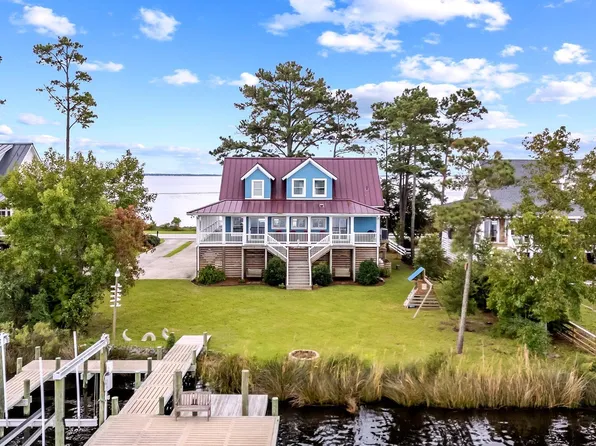 3718 Janiero Road, Arapahoe, NC 28510