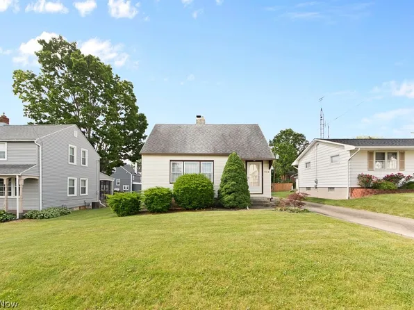 964 Lilly Rd, Alliance, OH 44601