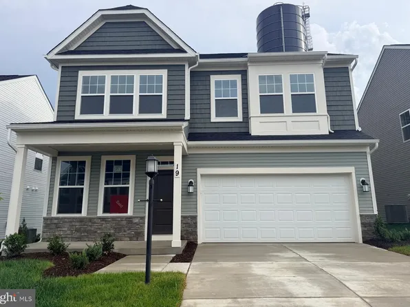 19 Forest Grove Ave, Ranson, WV 25438