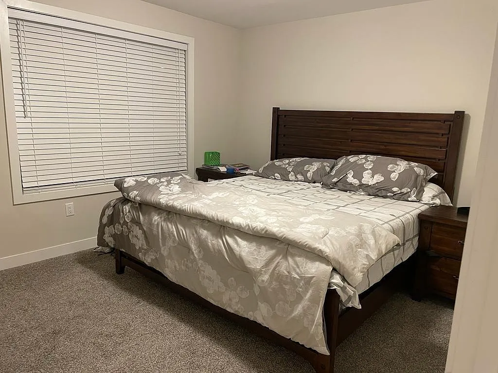 4 bed, 1751 sqft, $2,975 — Photo 1