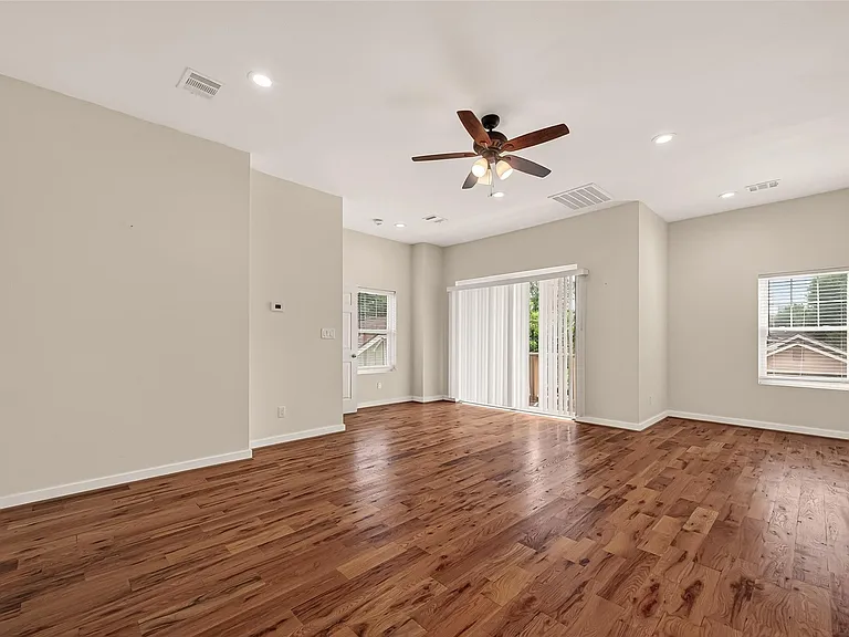 224 N Stiles St — Photo 22