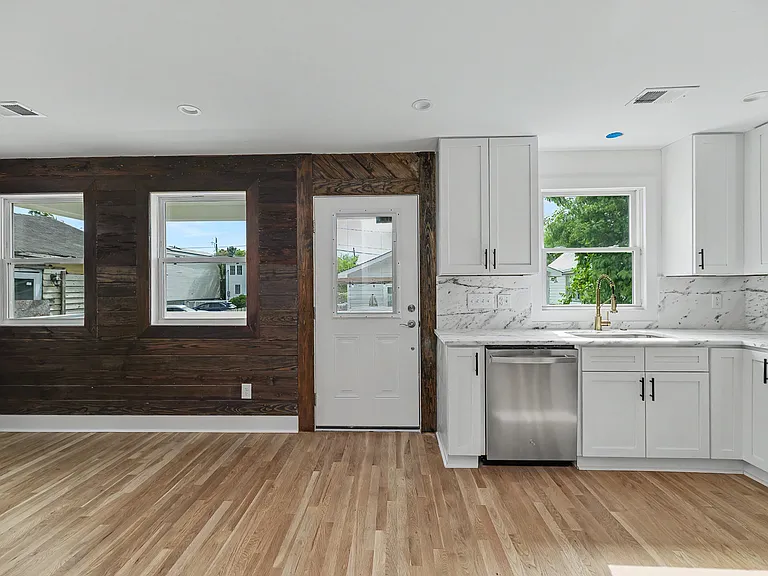 30 F St #C — Photo 5