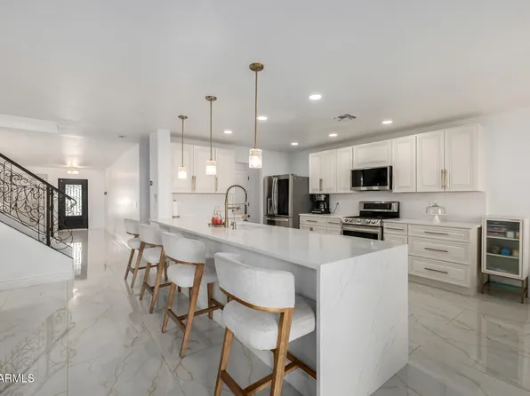 5702 W WINDROSE Drive, Glendale, AZ 85304