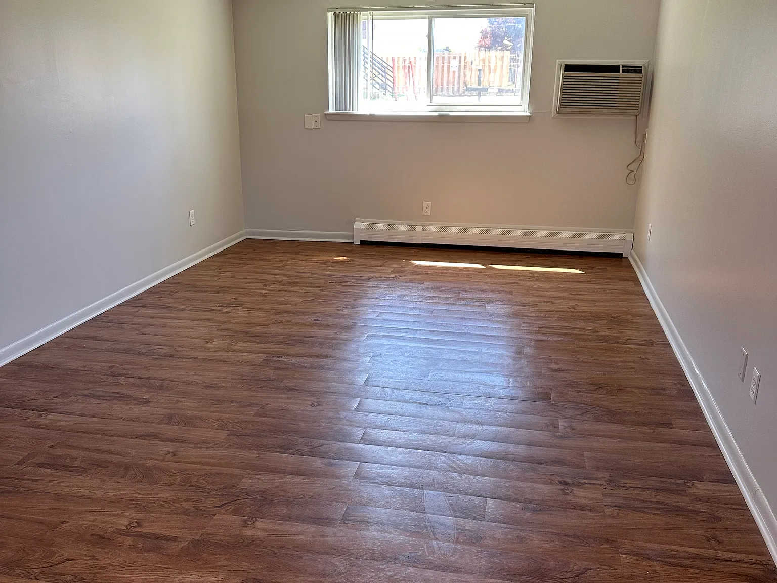 4122 Alpha St — Photo 3