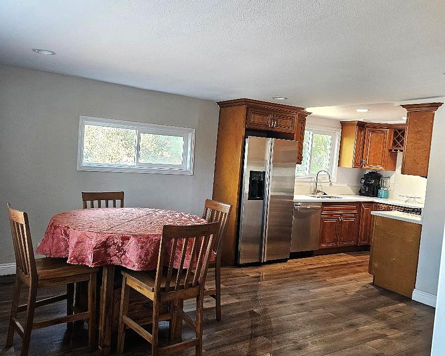 2nd image of 10515 Cypress Ave