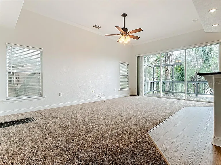 132 Orange Ave — Photo 4