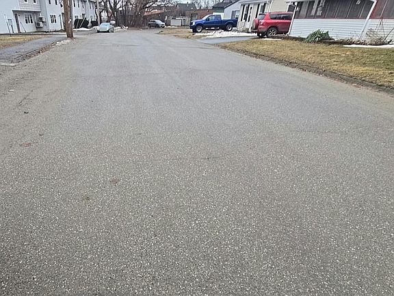 5th image of 21 Hillside Ave