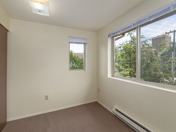 3rd image of 4235 12th Ave NE APT 304