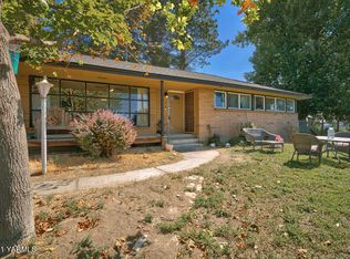 861 Kriner Rd, Sunnyside, WA 98944