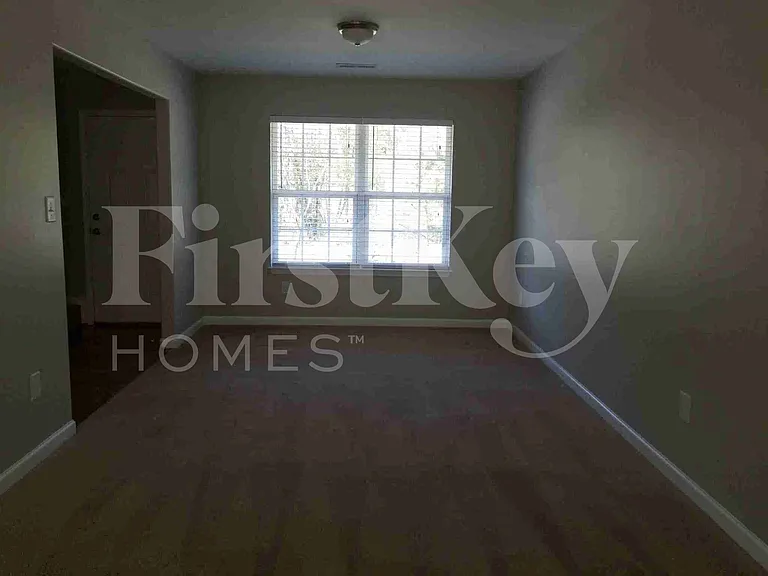 901 Leatherstone Ln — Photo 6