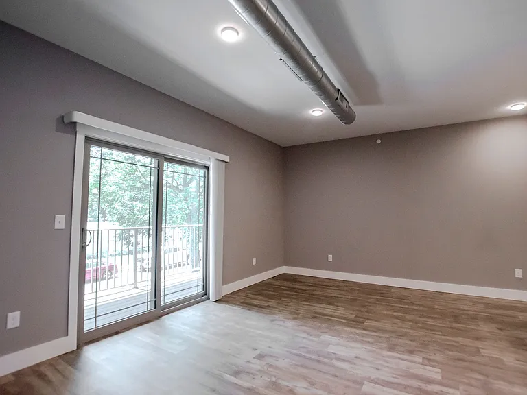 408 S Prairie St — Photo 27