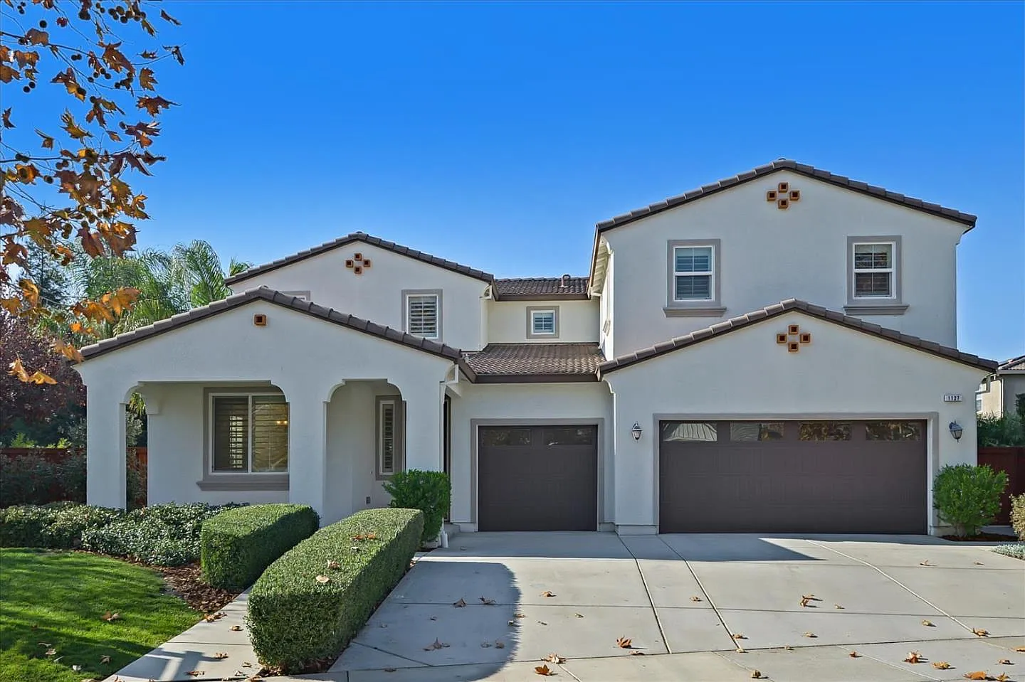 1127 Cabrillo Way photo 1