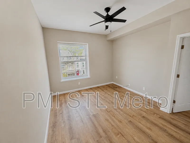 2 bed, 1.0 bath, 720 sqft, $1,395 — Photo 2