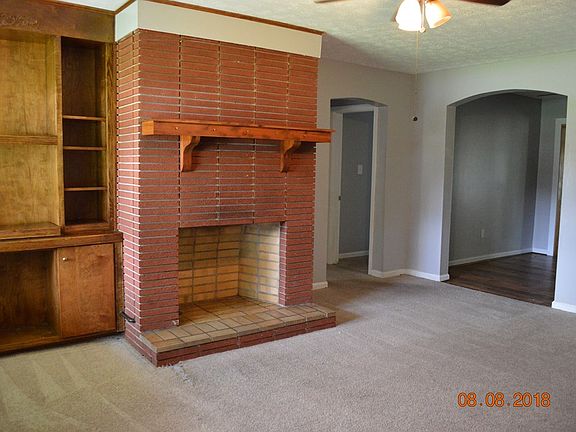 3rd image of 2900 Harris Ave
