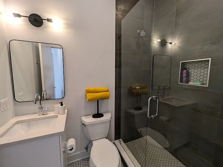 2120 W Belmont Ave #3F — Photo 7