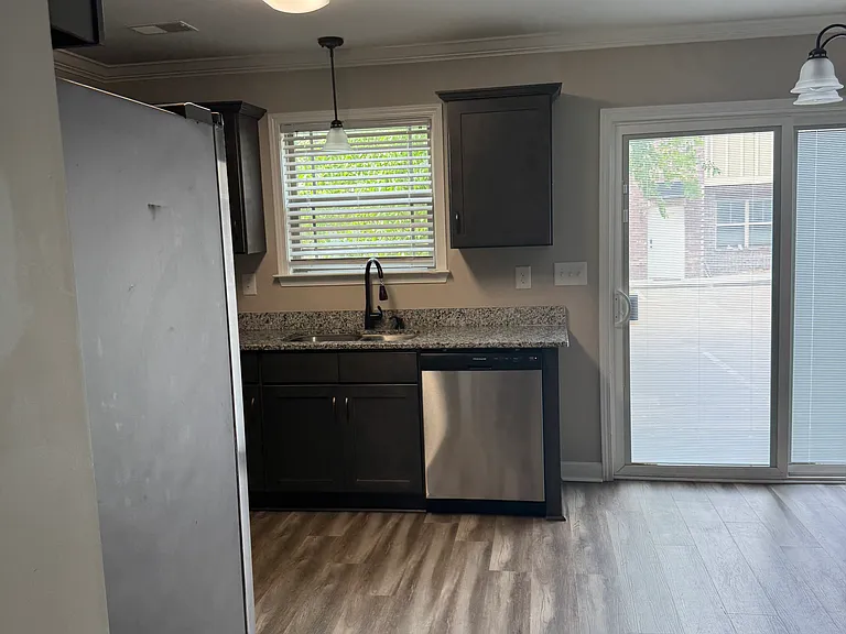 66 Bellvue Dr — Photo 28