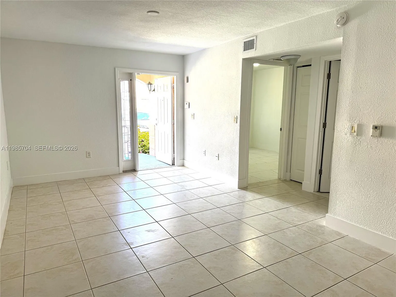 Venetia Gardens Condo — Photo 3