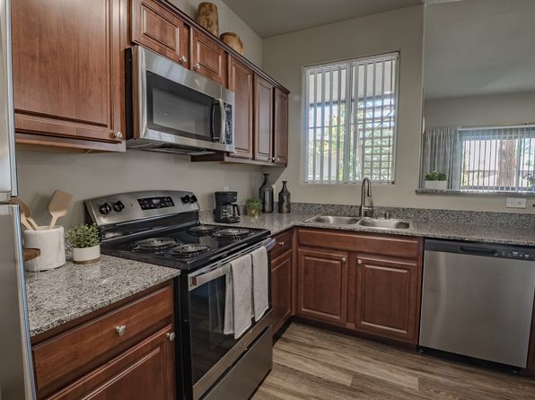 11000 S Eastern Ave APT 2423