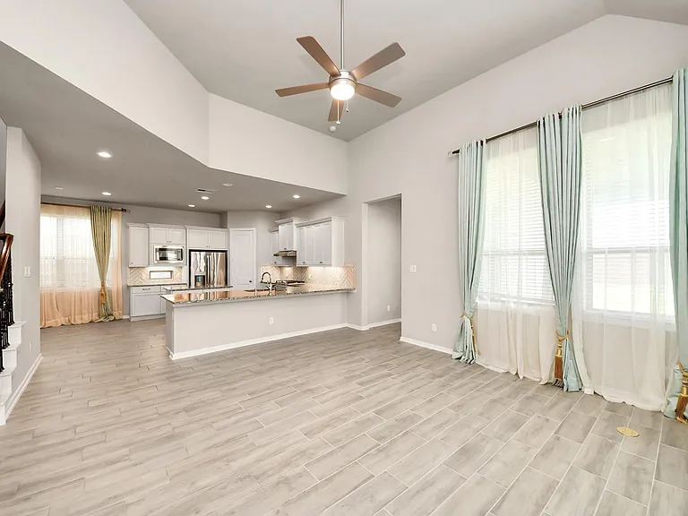 24754 Levante Dr — Photo 28